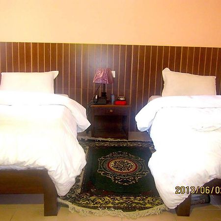 Hotel Half Moon Pokhara Kültér fotó