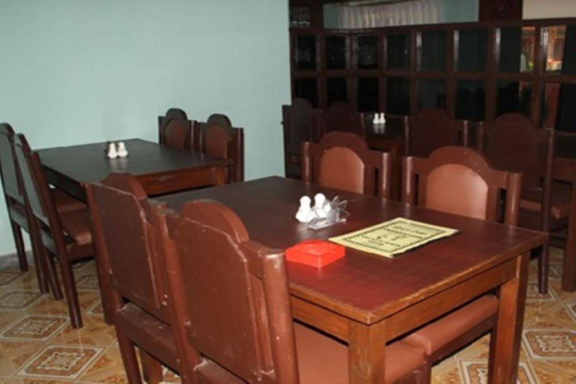 Hotel Half Moon Pokhara Kültér fotó
